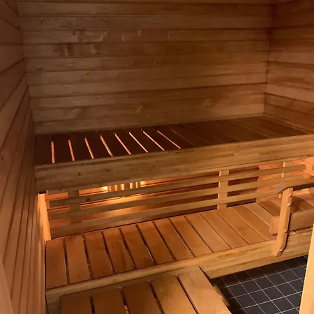 Rauhaisa Rivitalo Kolmio Saunalla *